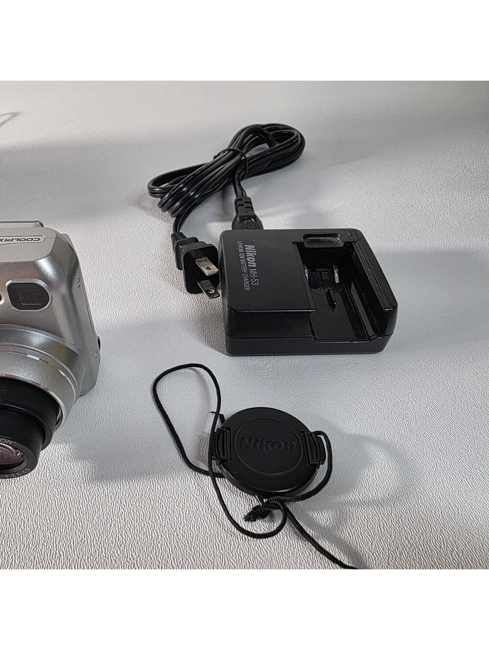 Nikon Coolpix 4300 Digicam, Retro Digital Camera, Battery, Case, Memory. Tested